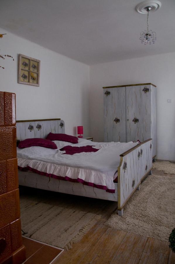 Notas Tuecsoek Vendeghaz Apartment Agyagosszergeny Luaran gambar